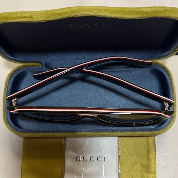 ✨ Authentic Gucci Sunglasses with Case & Accessories  display picture 1